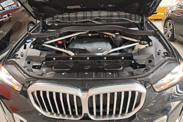 Used BMW X5 2023 xDrive 30Li Luxury M Sport Package Engine Bay