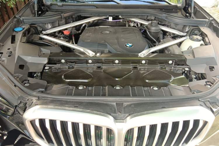 Used BMW X5 2023 xDrive 30Li Luxury M Sport Package Engine Bay