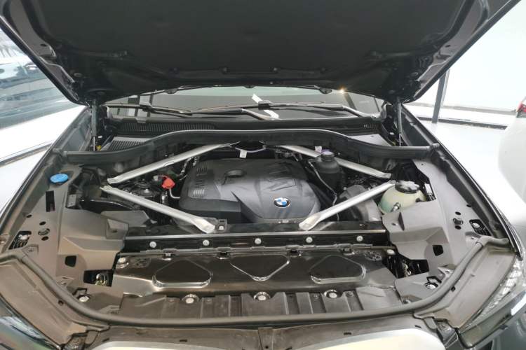 Used BMW X5 2023 xDrive 30Li Luxury M Sport Package Engine Bay