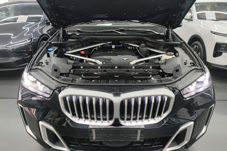 Used BMW X5 2023 xDrive 30Li M Sport Package Engine Bay