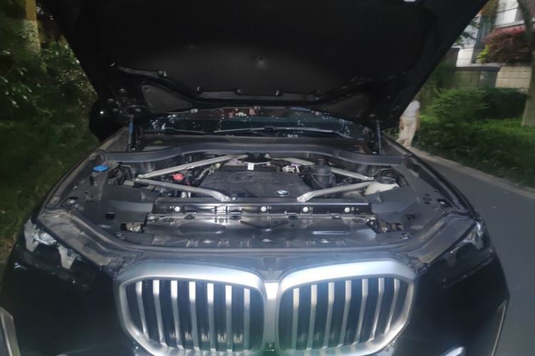 Used BMW X5 2023 xDrive 30Li Luxury M Sport Package Engine Bay