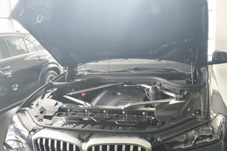 Used BMW X5 2023 xDrive 40Li M Sport Package Engine Bay