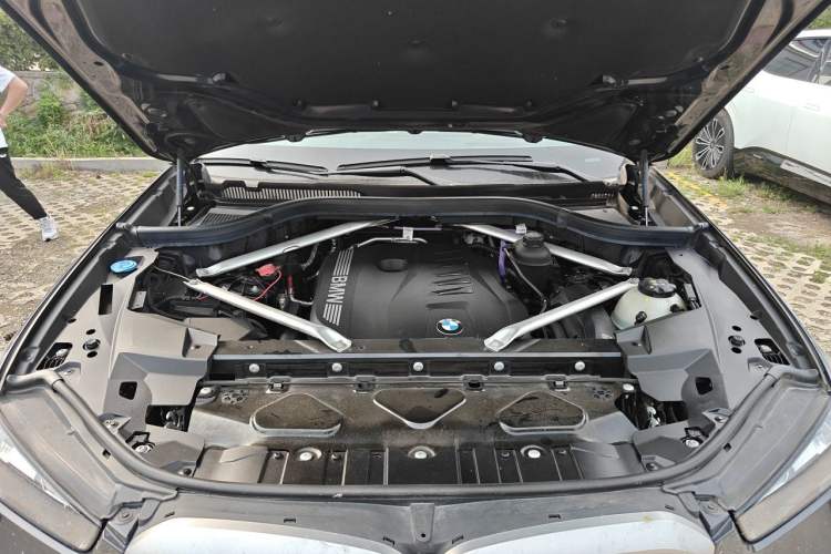 Used BMW X5 2023 xDrive 40Li Luxury Edition M Sport Night Vision Package Engine Bay