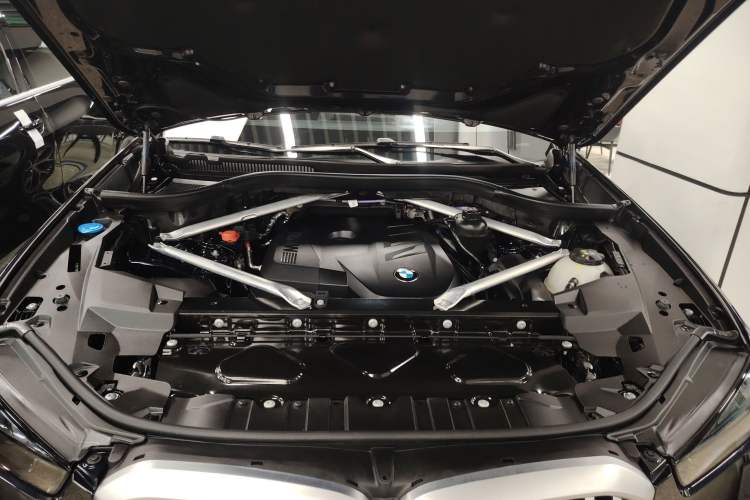 Used BMW X5 2023 xDrive 30Li Luxury M Sport Night Edition Package Engine Bay