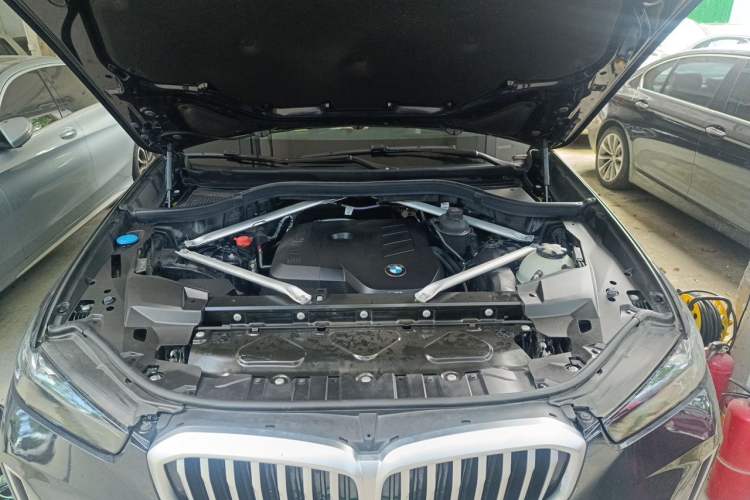 Used BMW X5 2023 xDrive 30Li Luxury M Sport Package Engine Bay