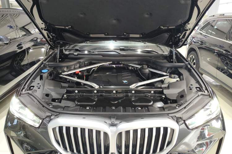 Used BMW X5 2023 xDrive 30Li Luxury M Sport Night Edition Package Engine Bay