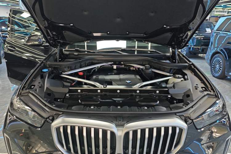 Used BMW X5 2023 xDrive 30Li Luxury M Sport Package Engine Bay