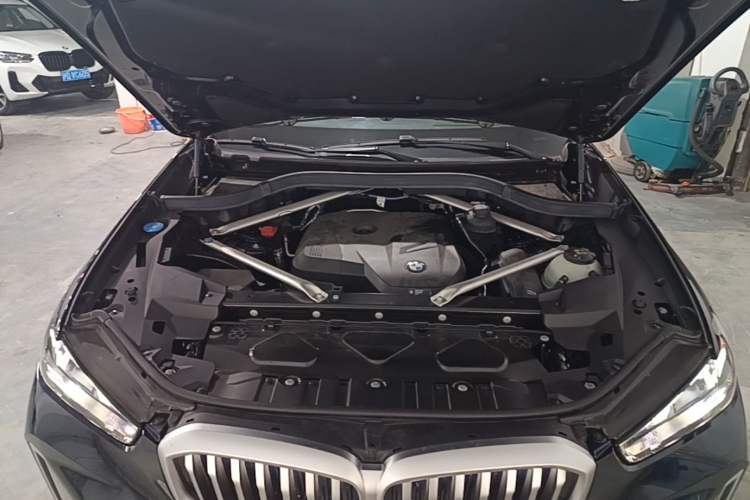 Used BMW X5 2023 xDrive 30Li Luxury M Sport Package Engine Bay