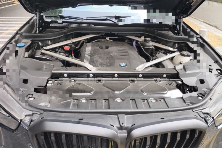 Used BMW X5 2023 xDrive 40Li M Sport Package Engine Bay