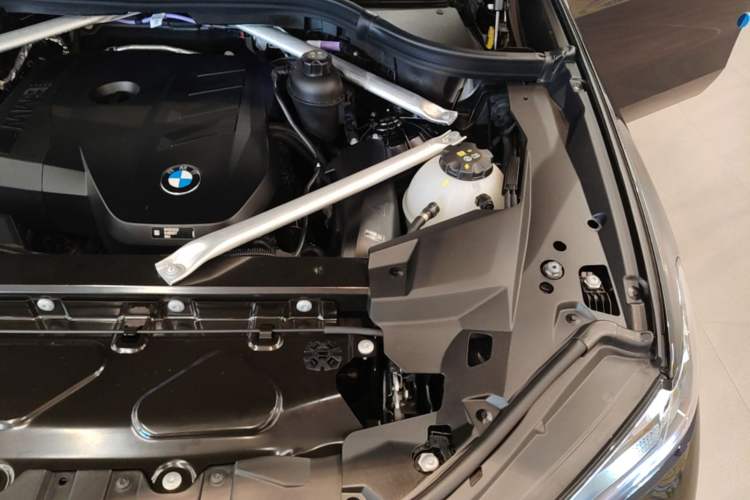Used BMW X5 2023 xDrive 30Li Luxury M Sport Package Engine Bay Left