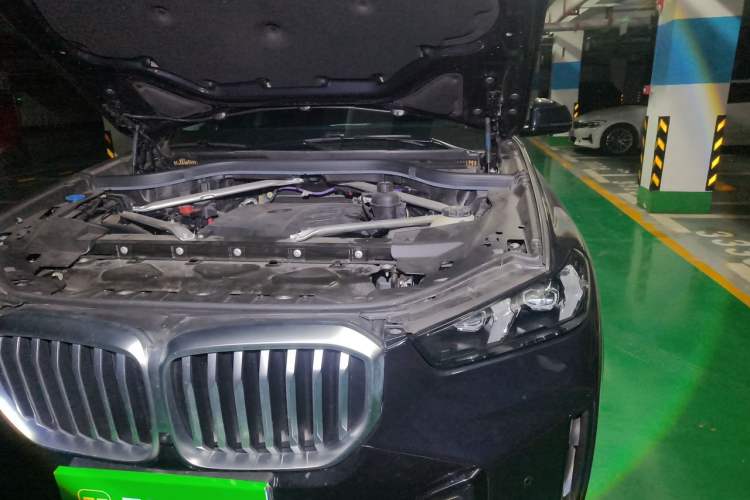 Used BMW X5 2023 xDrive 30Li Luxury M Sport Package Engine Bay Left
