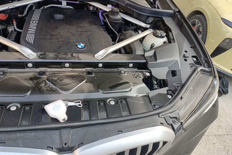 Used BMW X5 2023 xDrive 40Li M Sport Package Engine Bay Left