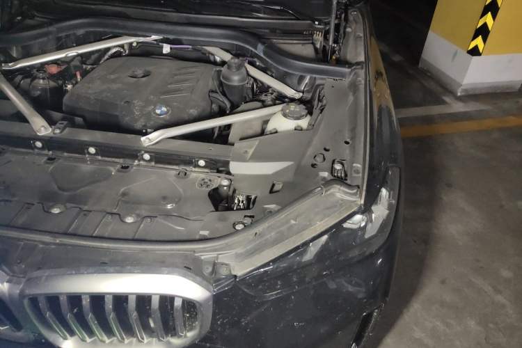 Used BMW X5 2023 xDrive 30Li Luxury M Sport Package Engine Bay Left