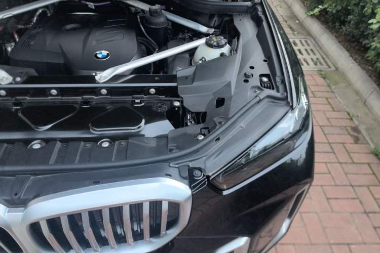 Used BMW X5 2023 xDrive 30Li Luxury M Sport Package Engine Bay Left
