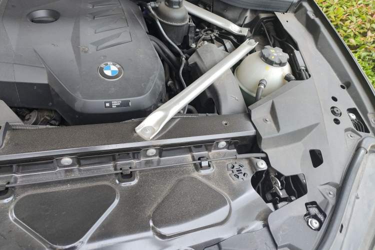 Used BMW X5 2023 xDrive 30Li Luxury M Sport Package Engine Bay Left