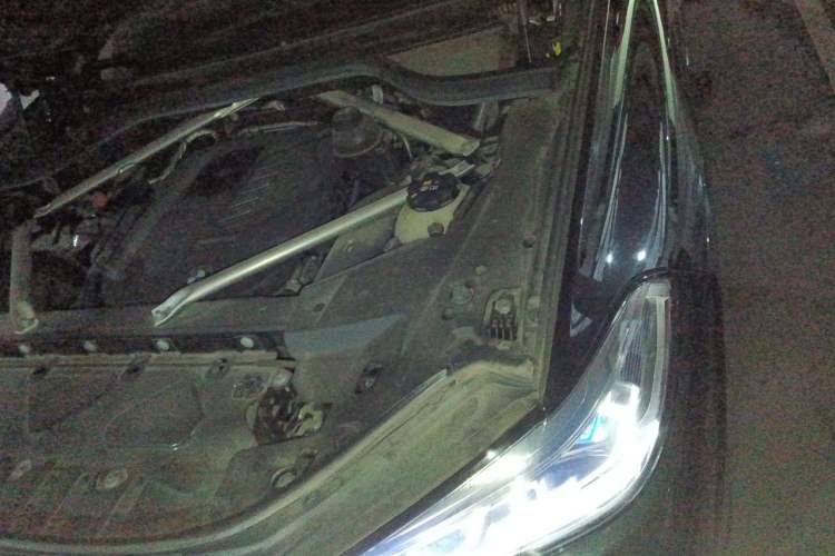 Used BMW X5 2023 xDrive 40Li M Sport Package Engine Bay Left