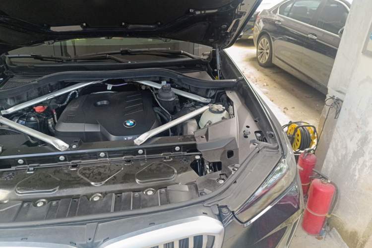 Used BMW X5 2023 xDrive 30Li Luxury M Sport Package Engine Bay Left