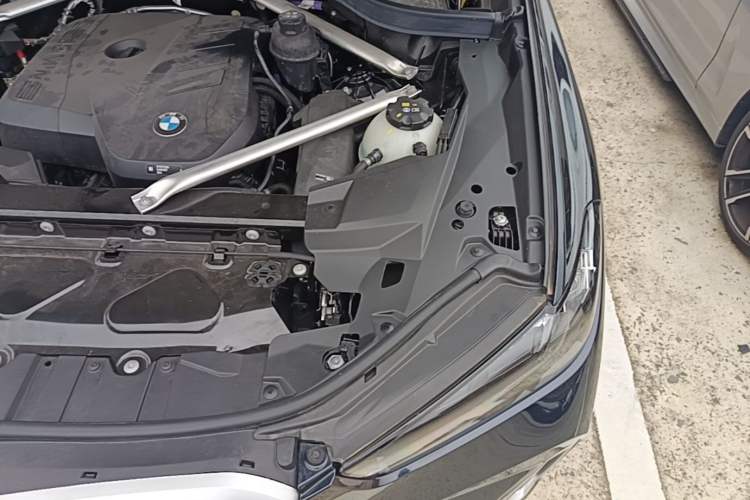 Used BMW X5 2023 xDrive 30Li Luxury M Sport Package Engine Bay Left