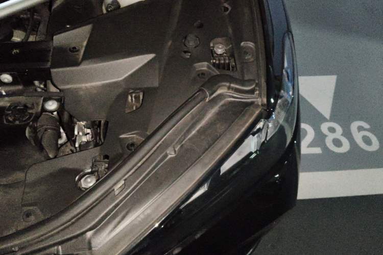 Used BMW X5 2023 xDrive 40Li M Sport Package Engine Bay Left