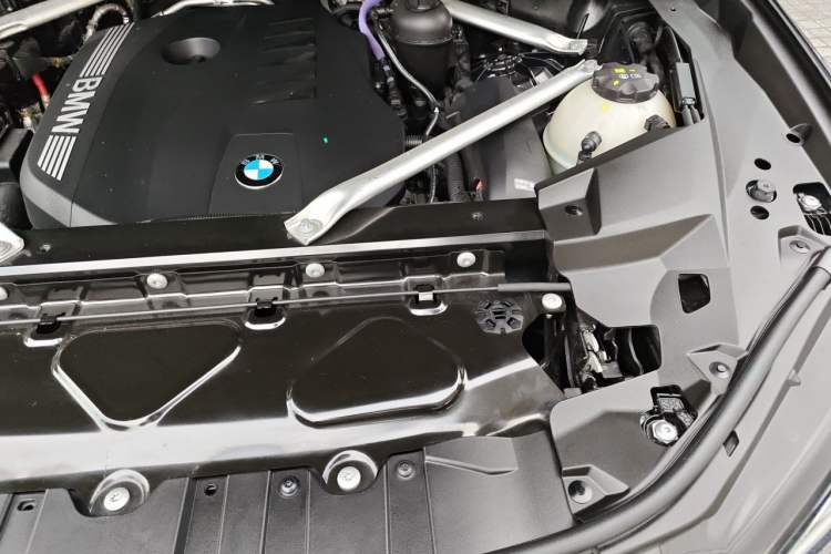 Used BMW X5 2023 xDrive 40Li M Sport Night Edition Package Engine Bay Left