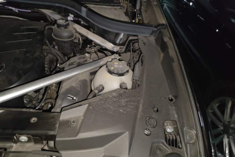 Used BMW X5 2023 xDrive 30Li Luxury M Sport Night Edition Package Engine Bay Left
