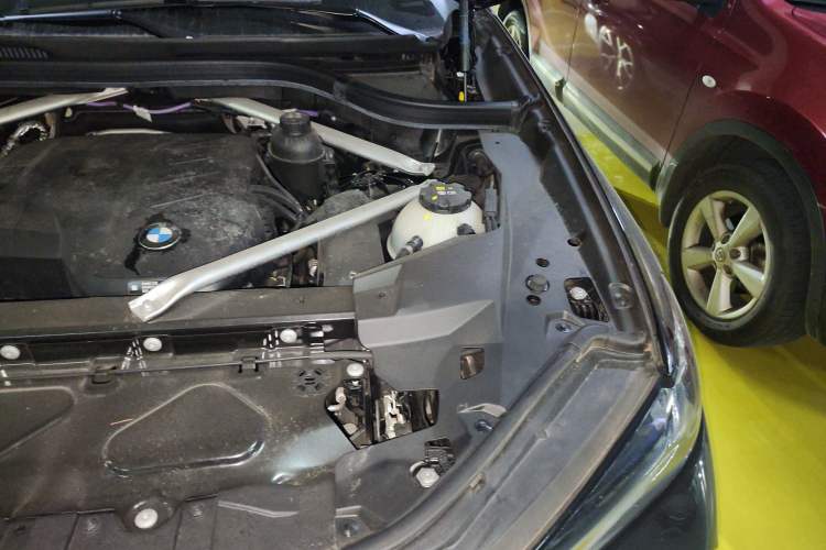 Used BMW X5 2023 xDrive 30Li Luxury M Sport Night Edition Package Engine Bay Left