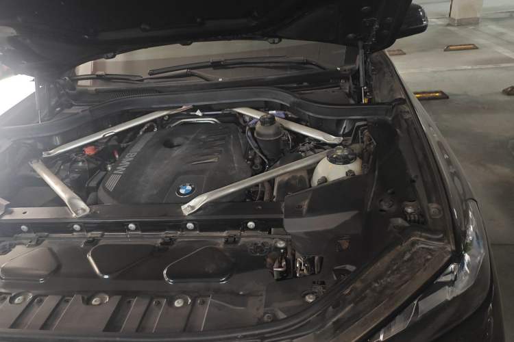Used BMW X5 2023 xDrive 40Li M Sport Night Edition Package Engine Bay Left