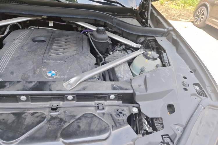 Used BMW X5 2023 xDrive 40Li Luxury Edition M Sport Night Vision Package Engine Bay Left