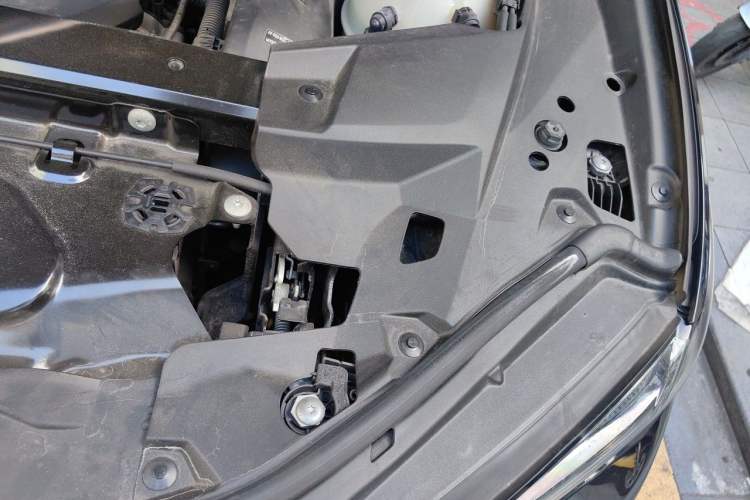 Used BMW X5 2023 xDrive 40Li Luxury Edition M Sport Night Vision Package Engine Bay Left