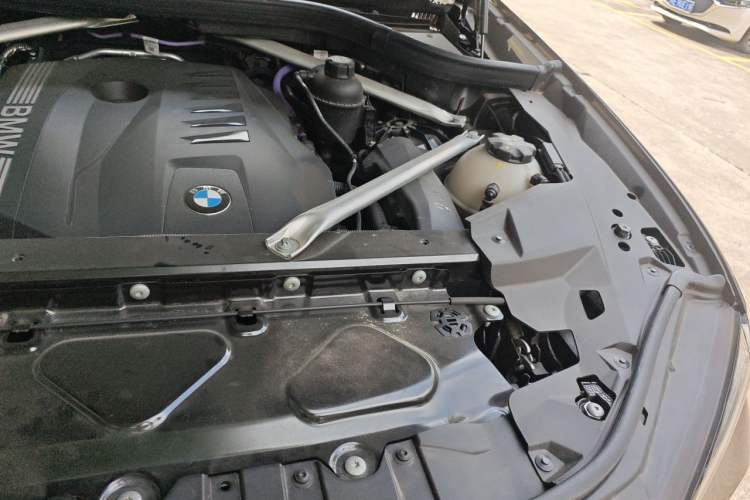 Used BMW X5 2023 xDrive 40Li M Sport Night Edition Package Engine Bay Left