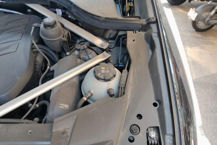 Used BMW X5 2023 xDrive 30Li Luxury M Sport Package Engine Bay Left