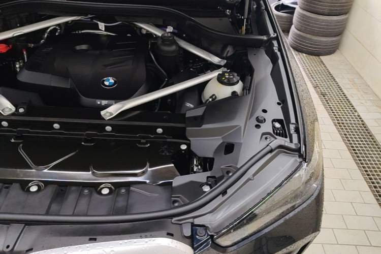 Used BMW X5 2023 xDrive 30Li Luxury M Sport Night Edition Package Engine Bay Left