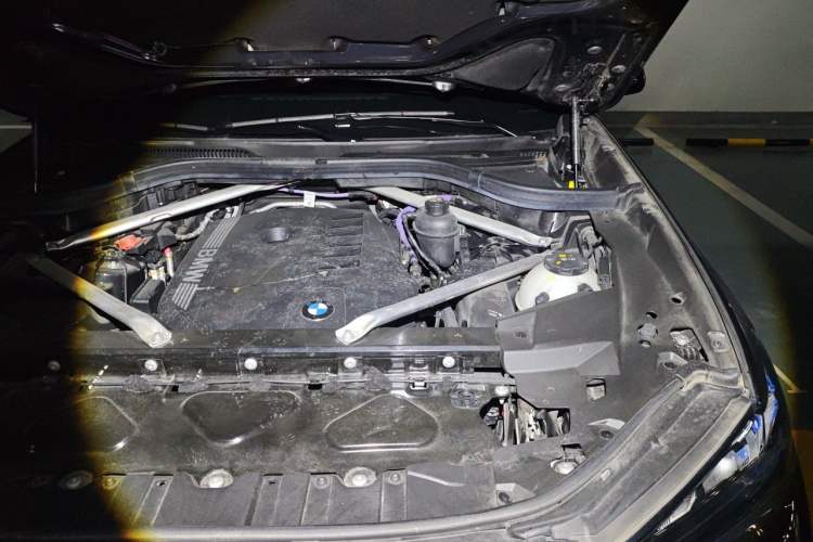 Used BMW X5 2023 xDrive 40Li M Sport Night Edition Package Engine Bay Left
