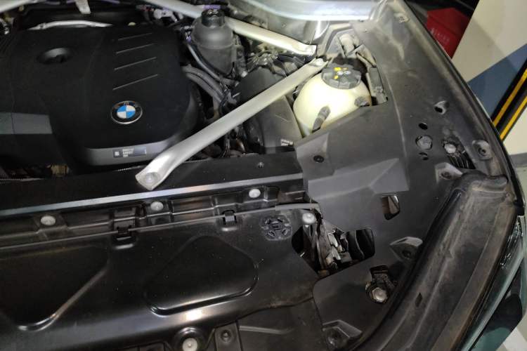 Used BMW X5 2023 xDrive 30Li Luxury M Sport Night Edition Package Engine Bay Left