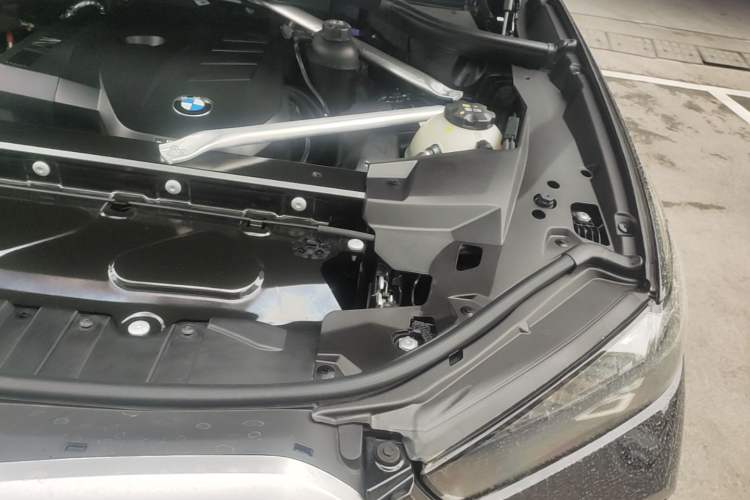 Used BMW X5 2023 xDrive 30Li Luxury M Sport Package Engine Bay Left