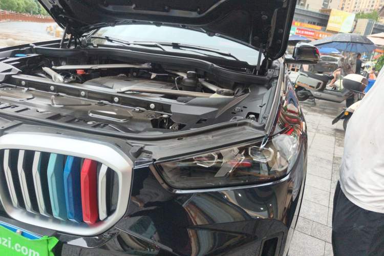 Used BMW X5 2023 xDrive 30Li Luxury M Sport Night Edition Package Engine Bay Left