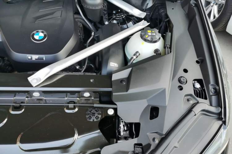 Used BMW X5 2023 xDrive 30Li Luxury M Sport Package Engine Bay Left