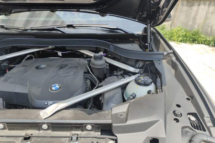 Used BMW X5 2023 xDrive 30Li Luxury M Sport Package Engine Bay Left