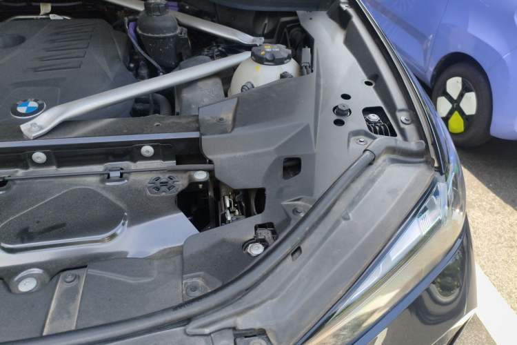 Used BMW X5 2023 xDrive 40Li M Sport Night Edition Package Engine Bay Left