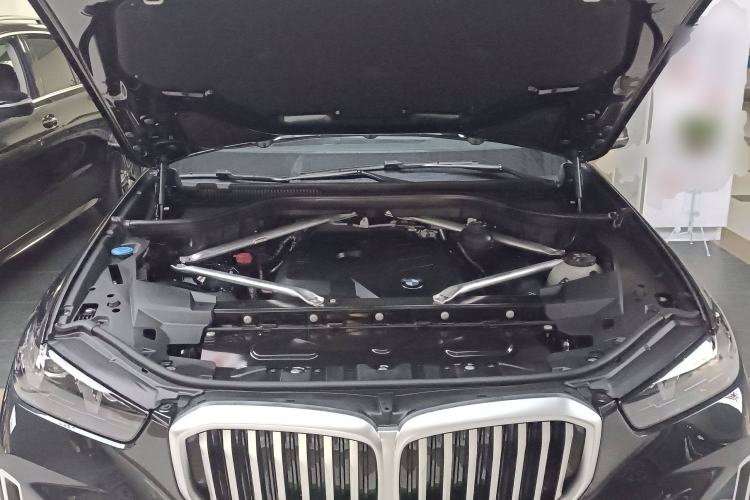 Used BMW X5 2023 xDrive 30Li M Sport Package Engine Bay