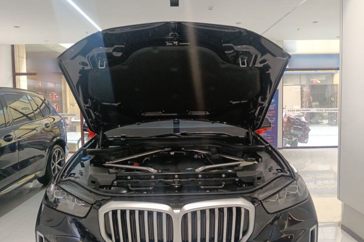 Used BMW X5 2023 xDrive 30Li M Sport Package Engine Bay