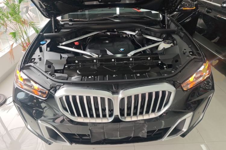 Used BMW X5 2023 xDrive 30Li M Sport Package Engine Bay