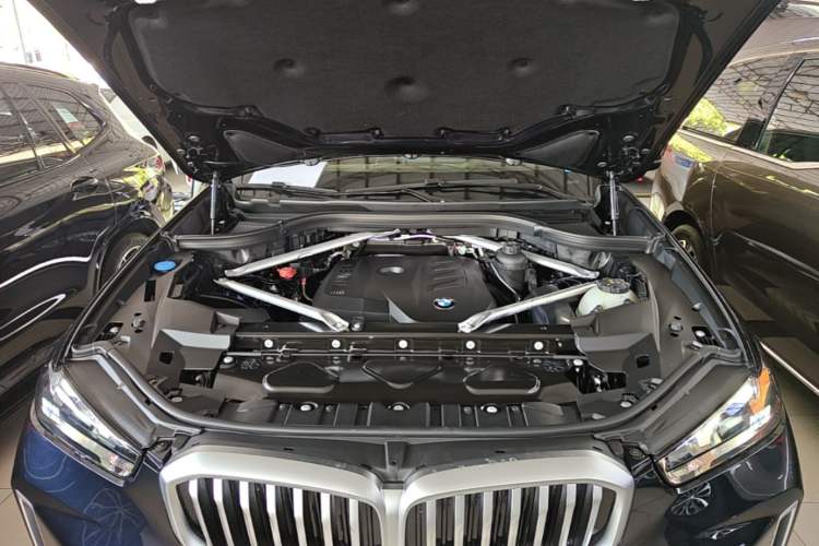 Used BMW X5 2023 xDrive 30Li Luxury M Sport Package Engine Bay