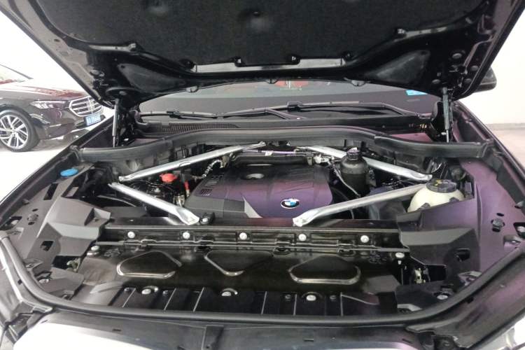 Used BMW X5 2023 xDrive 30Li M Sport Package Engine Bay