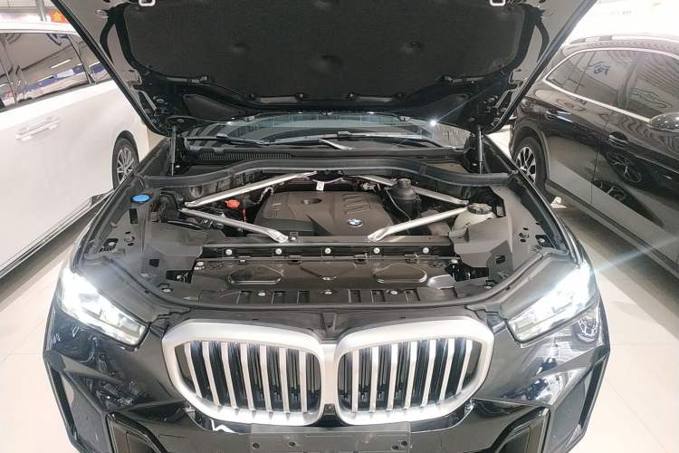 Used BMW X5 2023 xDrive 30Li Luxury M Sport Night Edition Package Engine Bay