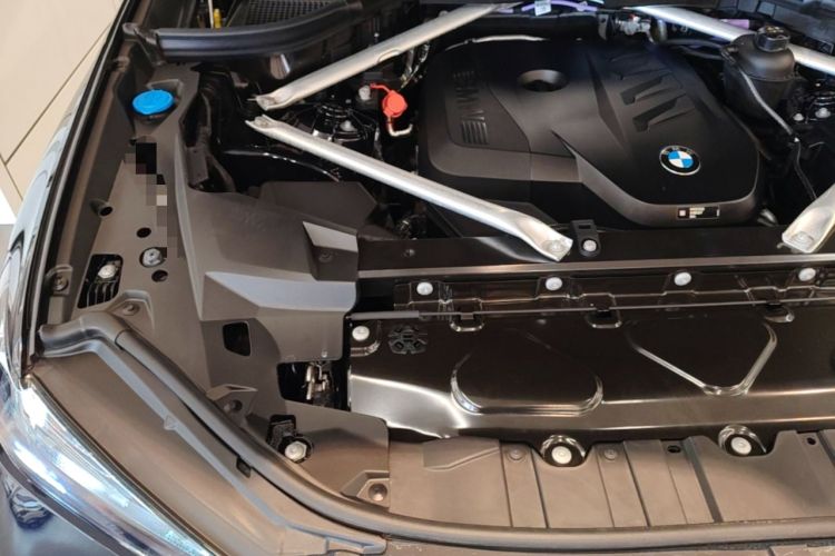 Used BMW X5 2023 xDrive 30Li Luxury M Sport Package Engine Bay Right