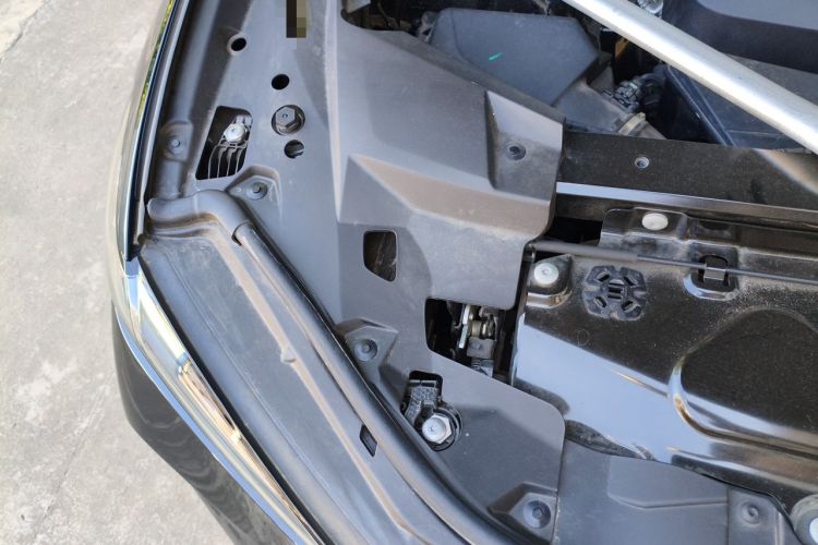 Used BMW X5 2023 xDrive 30Li Luxury M Sport Package Engine Bay Right