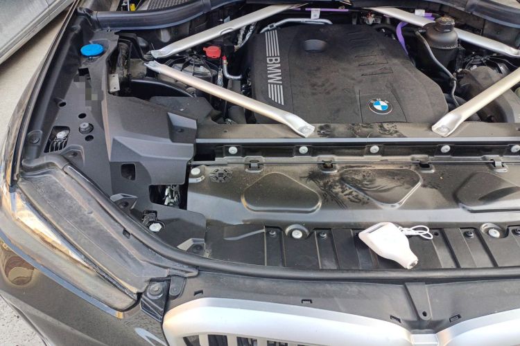 Used BMW X5 2023 xDrive 40Li M Sport Package Engine Bay Right