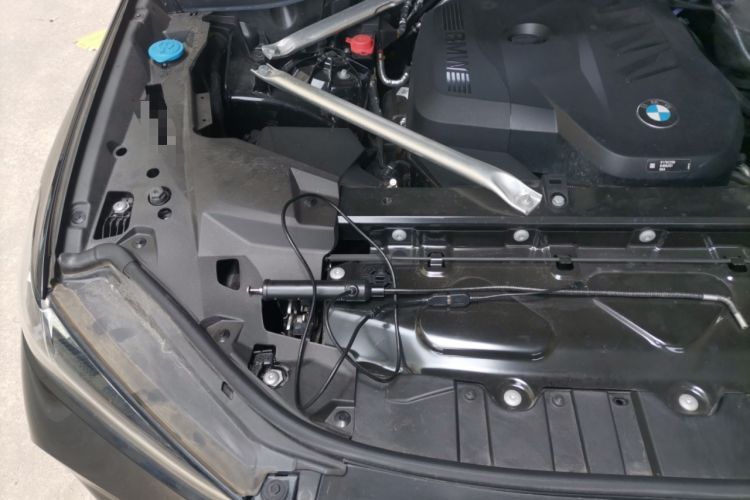 Used BMW X5 2023 xDrive 30Li Luxury M Sport Package Engine Bay Right