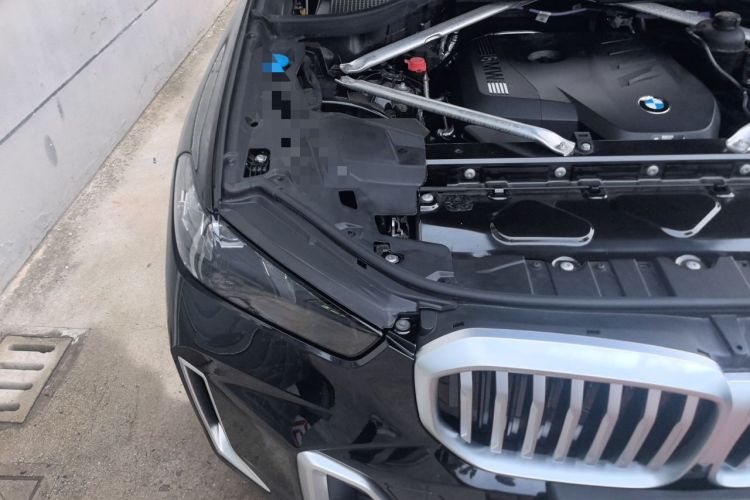 Used BMW X5 2023 xDrive 30Li Luxury M Sport Package Engine Bay Right